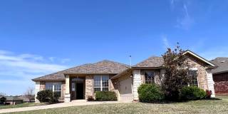 Beautiful home in Heatherwood addition in Moore! Gallery 1