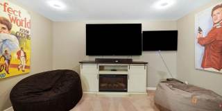 FULLY FURNISHED Northgate 3 Bed & Office near AFA Gallery 17