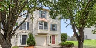 End-Unit Townhome in Spotsylvania! Gallery 1
