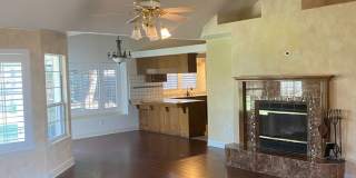 Gorgeous 3 Bedroom 2 Bath Home Gallery 10