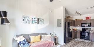 Hawks Landing Apartments - Co-Living Gallery 36