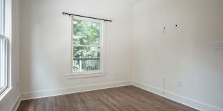382 N Chase St Gallery 16