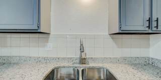 3 bedroom 2.5 bath - NW Highway and Rockwell Gallery 8