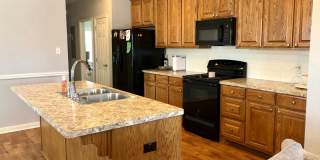 3BR/3BA House Near Campus Gallery 7