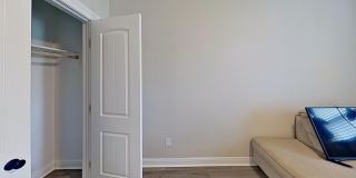 3/2 fully fenced home in Lafayette Landing Gallery 14