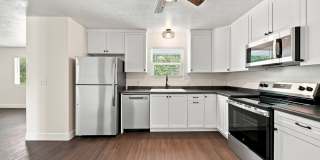 A Fresh New Feel in Every Room — Beautiful 3-Bedroom Apartment! Gallery 1