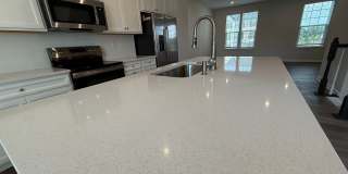 Beautiful Townhome!! Gallery 7