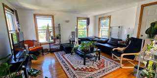 Must-See Spacious 3-bedroom/1-Bath Unit Brighton Gallery 3