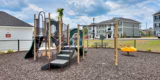 MacArthur Park Apartments Gallery 7