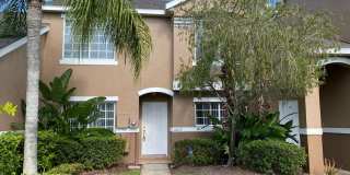 Adorable 3 bedroom / 2.5 bath town home with newly remodeled kitchen! Gallery 1