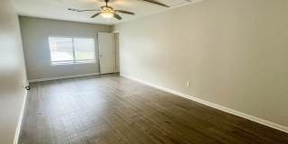 Fully updated, walking distance to UAMS Gallery 14