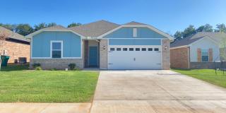 3 Bedroom 2 Bathroom 2 Car Garage Home in Oakdale School District Gallery 1