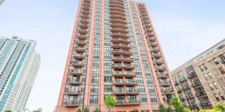 330 N Jefferson Street unit: 1405 Gallery 1