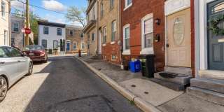 139 DAVIS Street Gallery 22