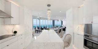 5959 Collins Ave Gallery 33