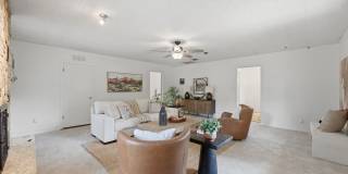 4 Bedroom with a Pool in Helotes! Gallery 17