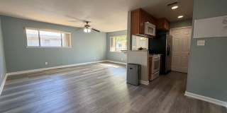 Upstairs 2/1 home in Greenback Estates Gallery 5