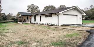 Hillsboro - Renovated Home for Lease Gallery 1