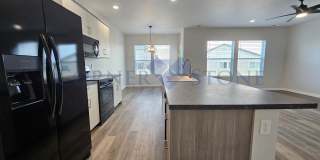 Like New Home With Community Pool! Gallery 5