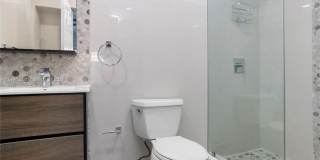 515 Southwest 12th Street Gallery 23