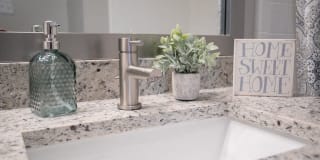 The Carlyle at Perimeter Apartments Gallery 24
