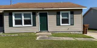 2 bedroom, 1 bath duplex. Gallery 1