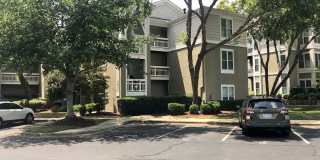 2BR Waterfront Condo in Davidson. Enjoy Beautiful Year Round Lake Views! Gallery 3