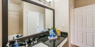 The Halstead Gallery 44