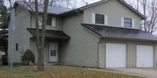 402 S Village Court 402 S Village Court Gallery 1