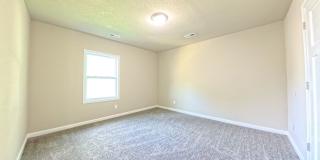 Updated 5 bedroom 2 bathroom home Gallery 14