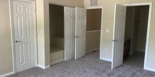 Beautiful 2/2.5 in Desirable Arrowood Community Gallery 11