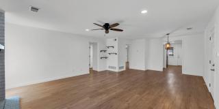 Spacious Poolside Condo! Gallery 7