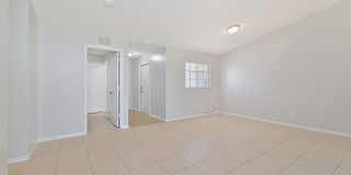 Well Maintained Duplex in Lehigh with 1 Car Garage! Gallery 6