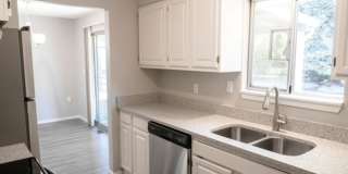 3 Bedroom Rambler Situated on a Large Lot with Mature Landscaping! Gallery 8