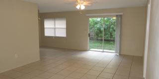 Centrally located 2/2 Gallery 11