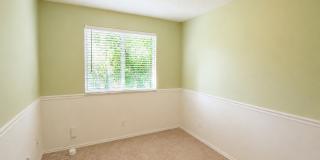 Charming 5-Bedroom Cul-de-Sac Home in Sandy with Garden Beds and Outdoor Space Charming 5-Bedroom Cul-de-Sac Home in Sandy with Garden Beds and Outdoor Space Gallery 10
