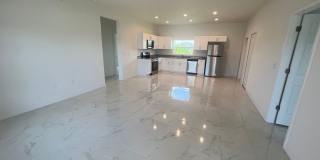 SPACIOUS 3Bd / 2Ba /1 C SINGLE FAMILY HOUSE AVAILABLE Gallery 4