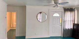 Charming 2 bedroom 1 bath home on large corner lot in desirable part of Springfield Gallery 5