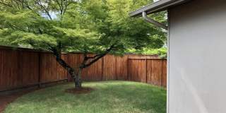 2-Bedroom 1-Bathroom Duplex off Gilham Gallery 14