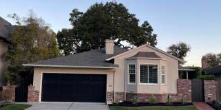 Lovely 2 Bed 2.5 Bath Home - Incredible Parrot Park Location! Gallery 1