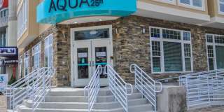 Aqua on 25th Gallery 59