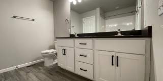 Exquisite 3-Bedroom Home with Modern Elegance and Scenic Views! Gallery 21