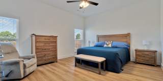 Newly built 3 Bed 2 bath home with Large backyard Gallery 14