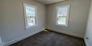 Charming 2-Bedroom Home with Secure Front Porch, Carport & Big Yard in Goodyear Heights Gallery 9