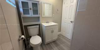 2300 Douglas St Gallery 10