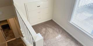 Updated 3-bedroom, 1 bath triplex in Springfield! Gallery 38