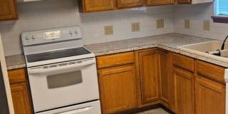 Clean 4 Bedroom Home near CSU Gallery 17