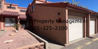 Beautifully Remodeled Condo (with seasonal pool upon availability) Gallery 1