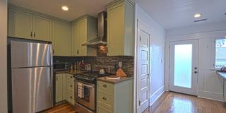 Beautifully Renovated Craftsman with Private Yard & Guest Suite in Prime Bankers Hill Gallery 11