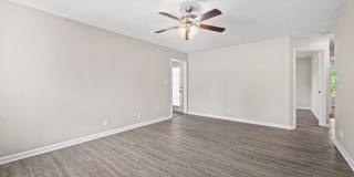 Charming 3 Bedroom Ranch with Large Fenced Yard & Bright Open Living Spaces! Gallery 10